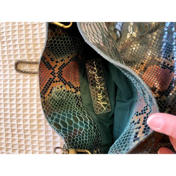 Free People Leather Cross Body Green & Brown Sneak Print Magnetic Closure Purse - Picture 3 of 16